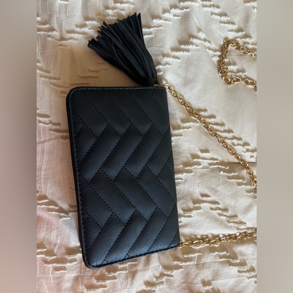 Cute Quilted Women’s Crossbody Purse - Picture 3 of 8